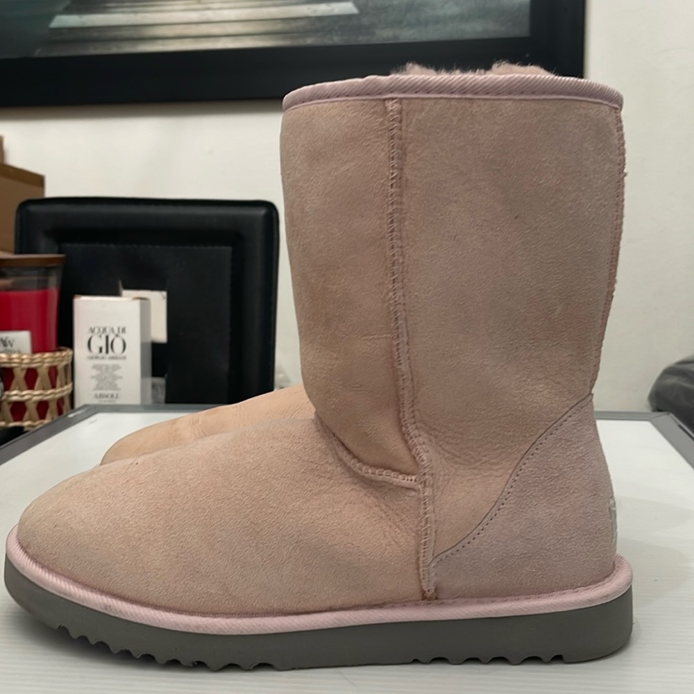 UGG WINTER CLASSIC BOOTS SHORT II SIZE W10